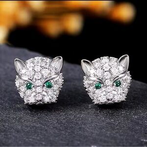 Detailed 925 Sterling Silver Zircon Panthers Studded Earring